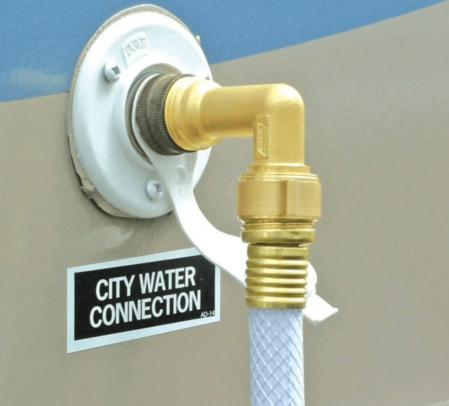 How To Hook Up Power and Water To Your RV | Camping World Blog