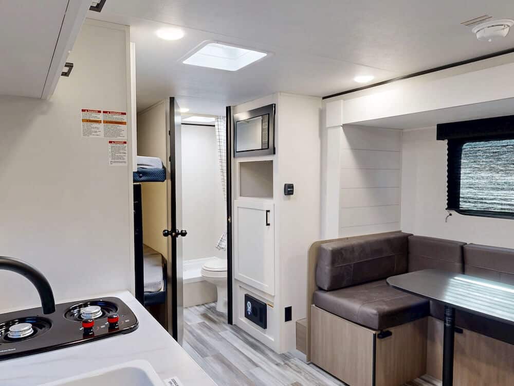 Jayco-Jay-Flight-SLX-Sport-178DBS-2026-wideninteriorliving