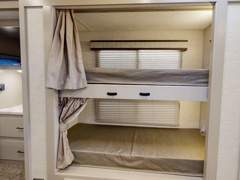 Thor-Ace-32B-2025-extraimage2