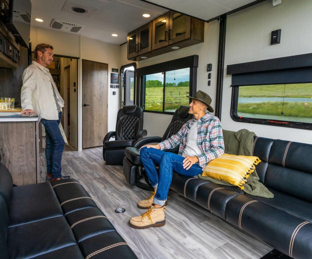 featured-toy-hauler-garage-ideas-04-2024