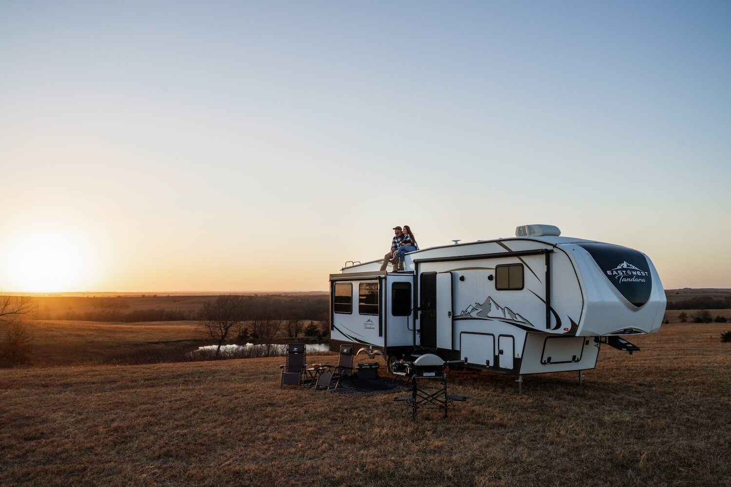 How Much Does A Fifth Wheel Weigh Fifth Wheel Weights & Dimensions You Need to Know | Camping World Blog