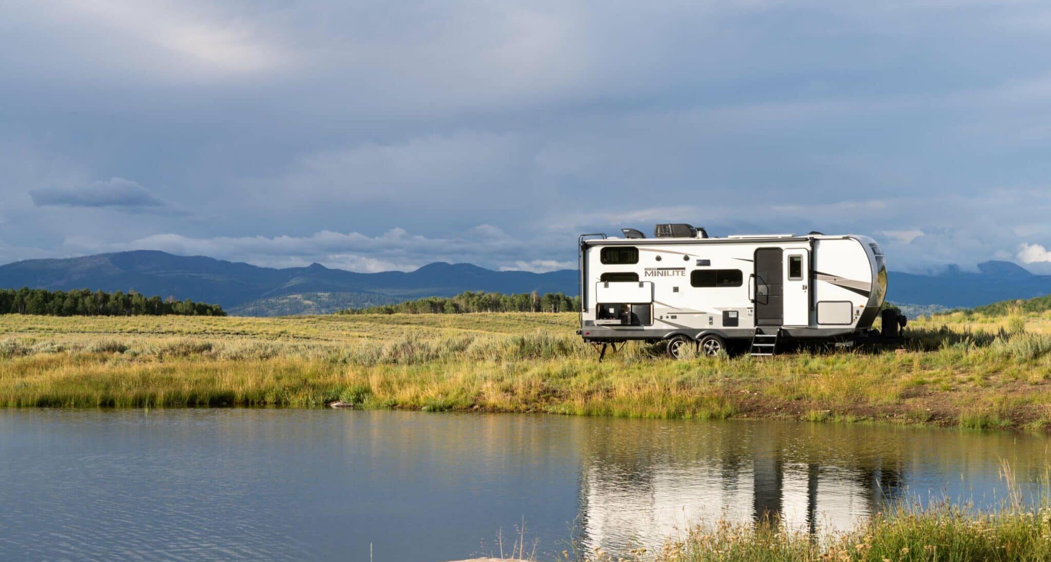 One of the best 24 ft travel trailer floorplans boondocking by a lake