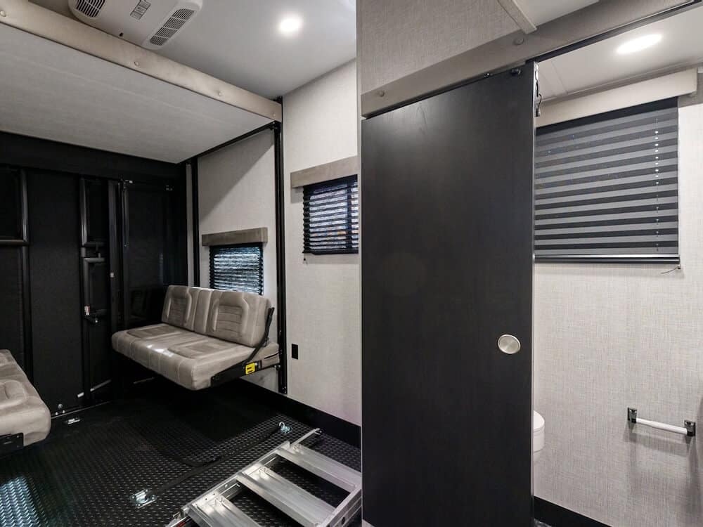 Jayco-Seismic-395-2025-garage