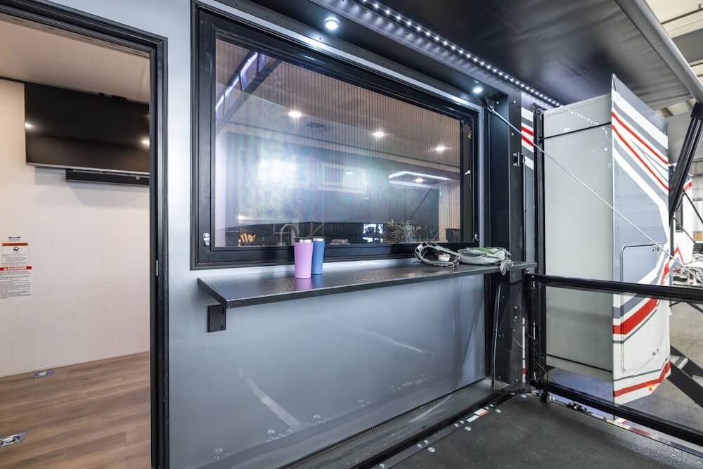 2026-FR-XLR Nitro-40BAR-window and flip-up countertop on side patio