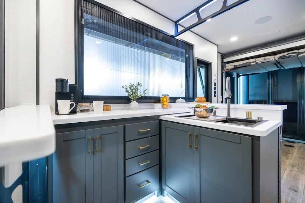 2026-FR-XLR Nitro-40BAR-kitchen