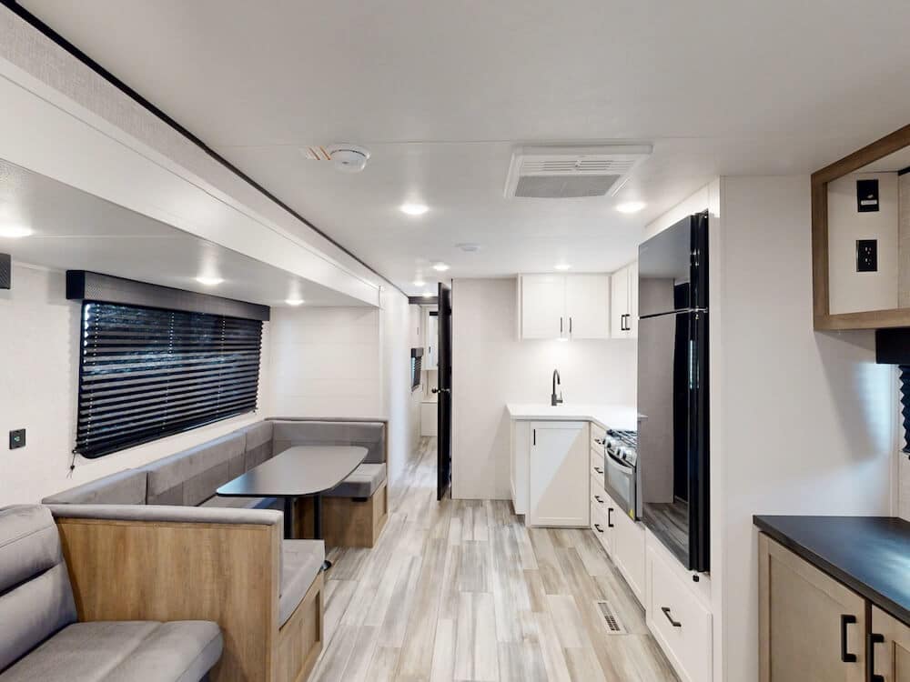 Jayco-Jay-Flight-SLX-330TBS-2025-extraimage2