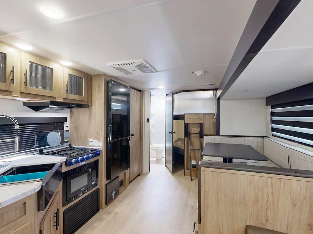 Forest-River-Grey-Wolf-26DBH-OR-2025-wideinteriorliving