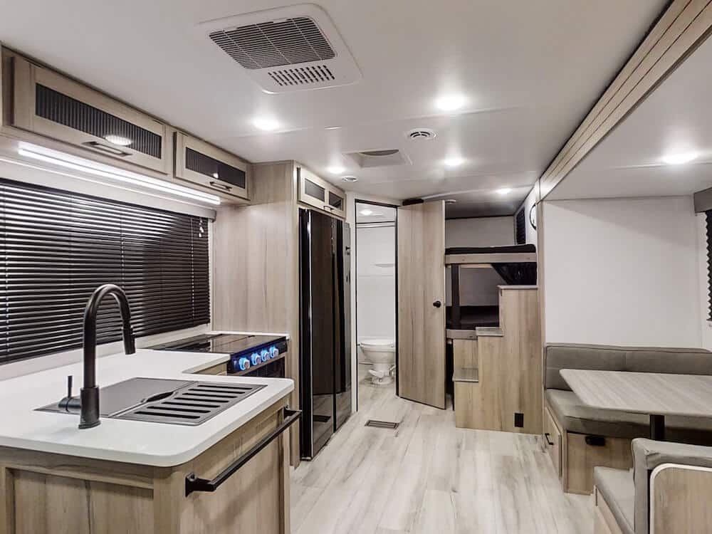 Keystone_Coleman_Lantern_28BHS_wideinteriorliving