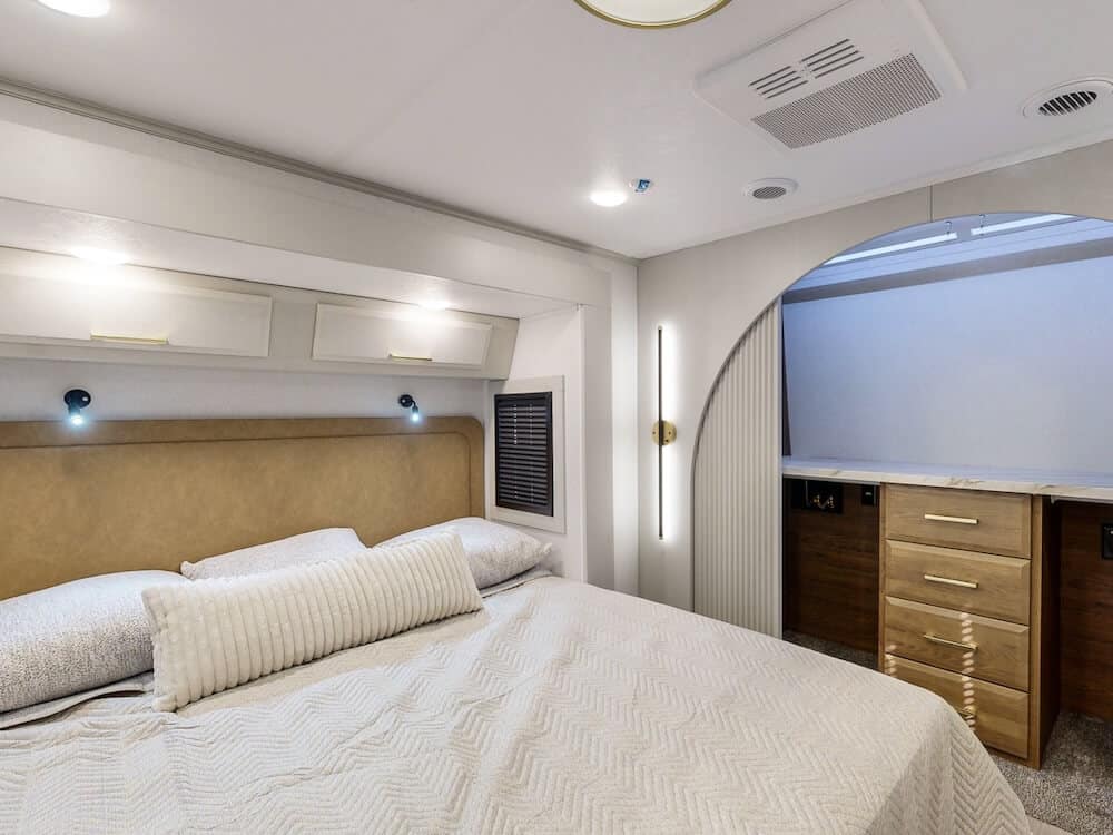 Dutchmen-Denali-366RK-2025-bedroom