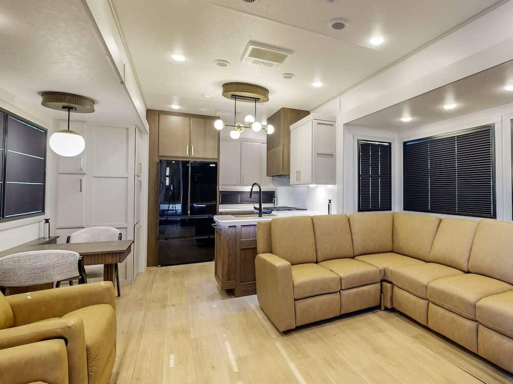 Dutchmen-Denali-366RK-2025-wideinteriorliving