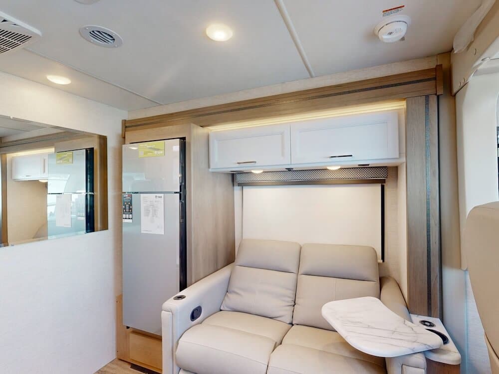 Thor-Freedom-Traveler-A26-2026-wideinteriorliving