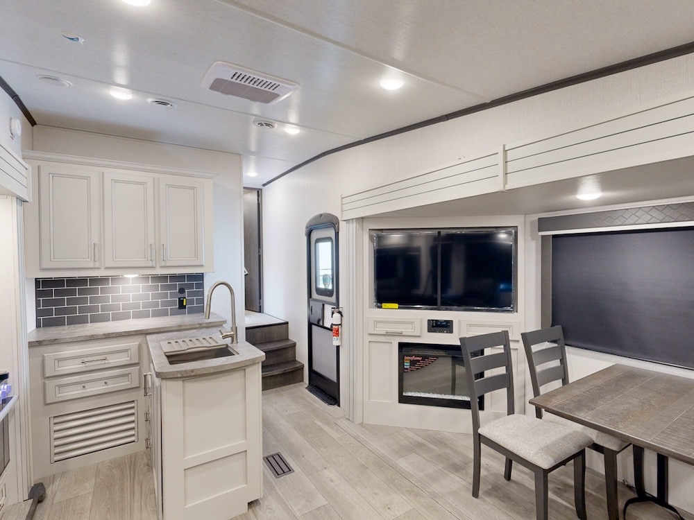 Keystone-Cougar-27SGS-2025-extraimage2