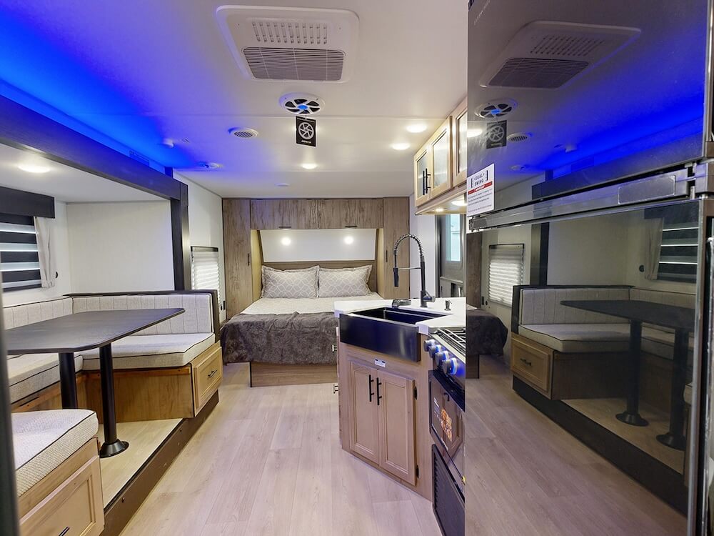 Forest-River-Grey-Wolf-27RR-2025-wideliviing