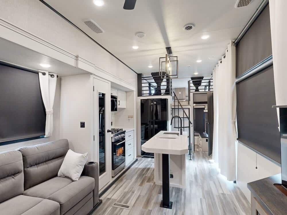 Jayco-Jay-Flight-Bungalow-JAYLOFT-2025-extraimage1