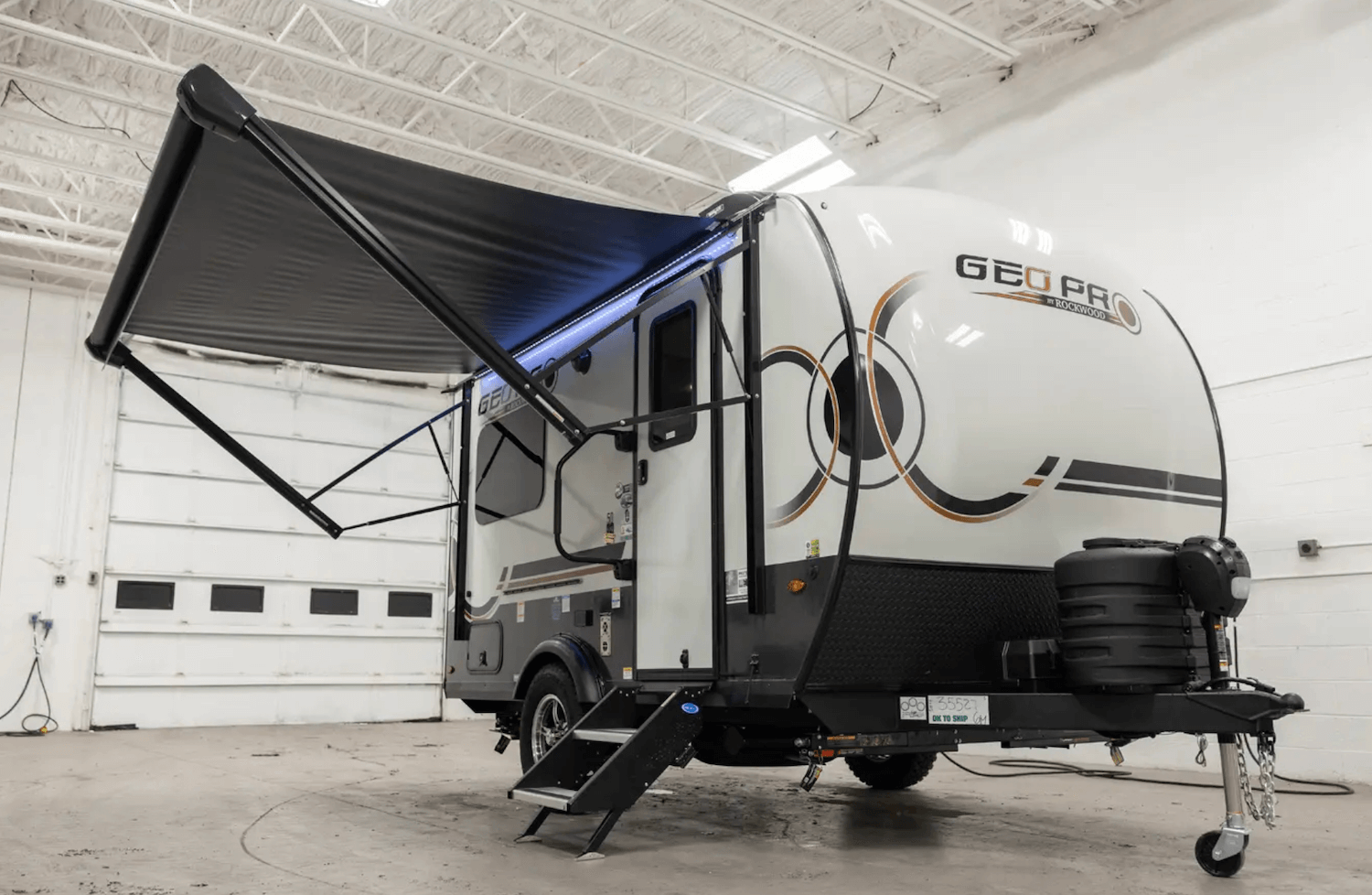 What Is the Smallest Travel Trailer with a Bathroom? | Camping World Blog