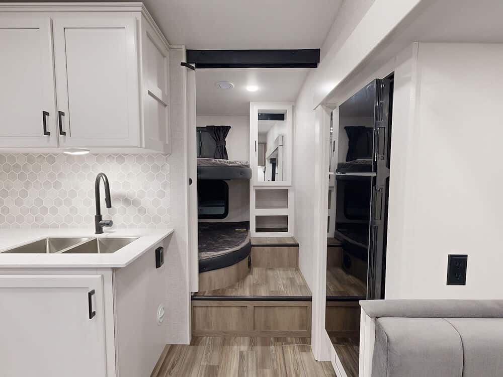 Jayco-Eagle-SLE-28BHU-bunk best small 5th wheel rv for families