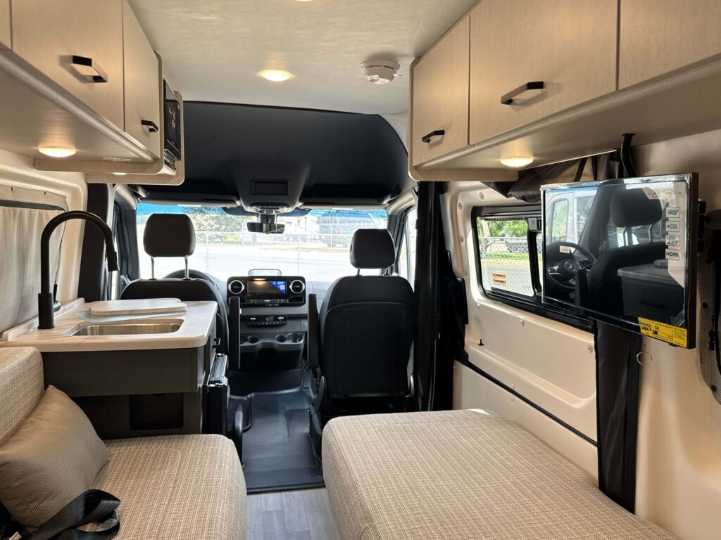 2026_thor_eddie_bauer_19eu_rv817956_impel-capture_close-up_extra-image-1