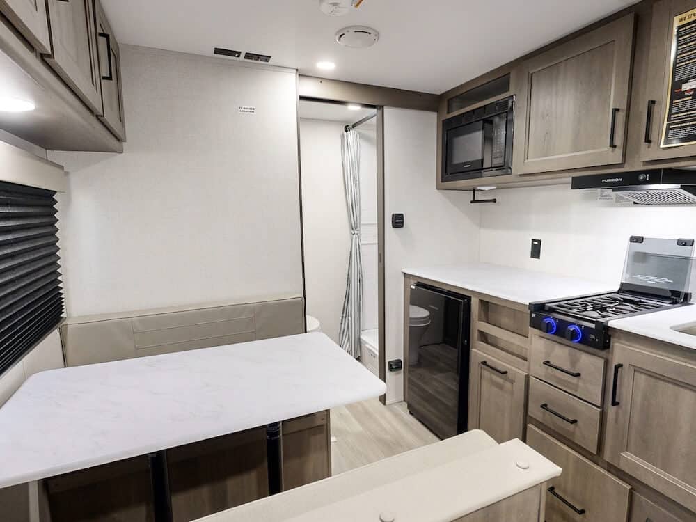 Grand-Design-Transcend-One-151RB-2025-wideinteriorliving