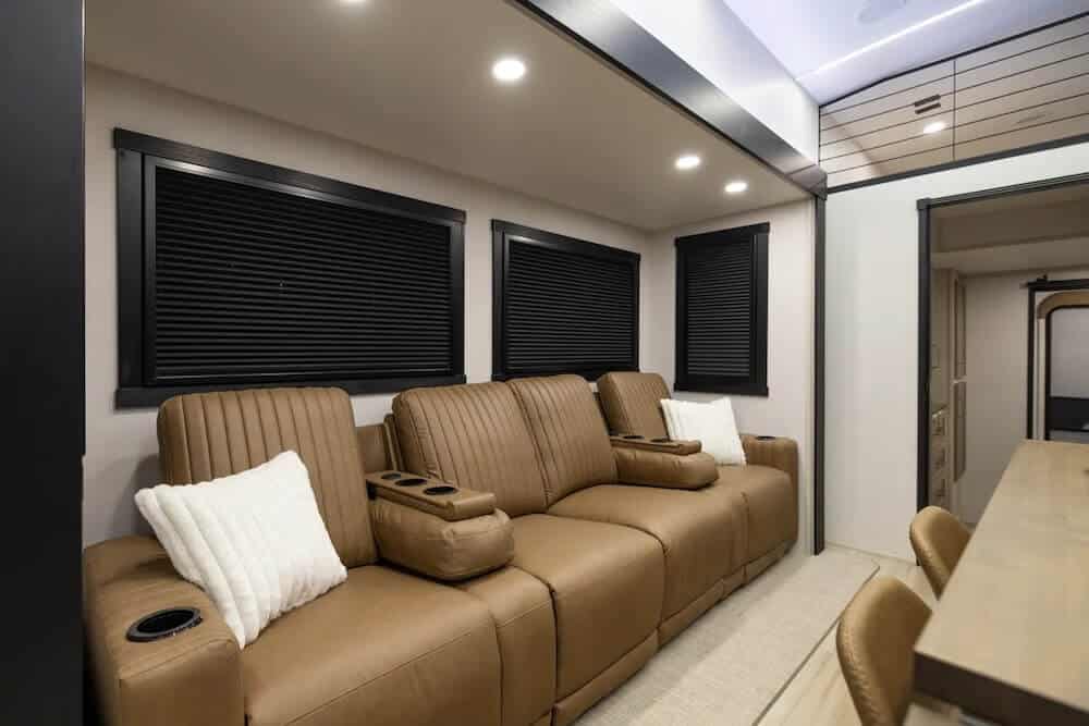 Heritage Glen Fifth Wheel sofa
