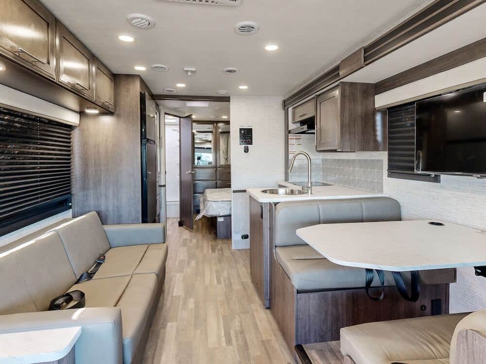 Jayco Alante SE living area