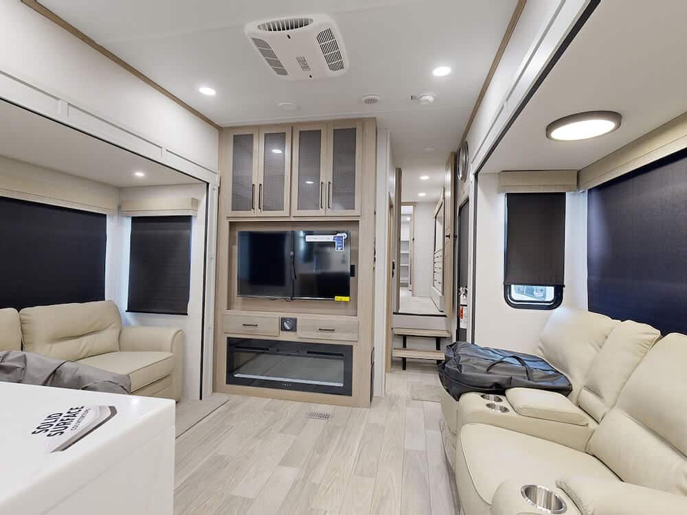 Forest-River-Sierra-3800RK-2025-wideliving2