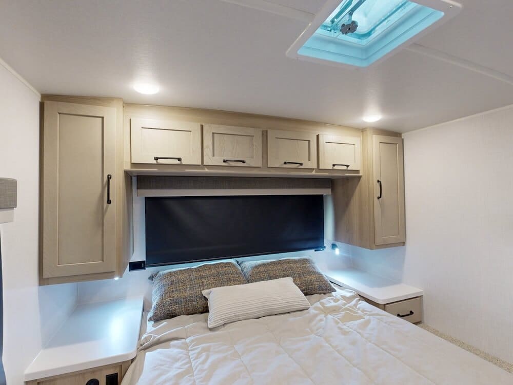 Image of the bed and overhead storage for the Rockwood Mini Lite 2109S