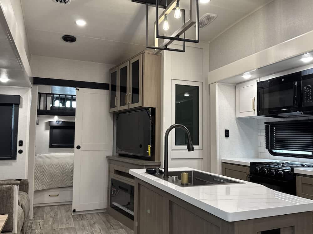 2026_jayco_eagle_360dbok_rv818813_impel-capture_close-up_wide-interior-living