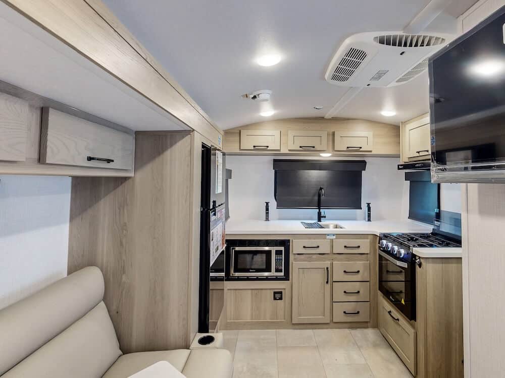 Forest-River-Rockwood-Geo-Pro-20FK-2025-extraimage1