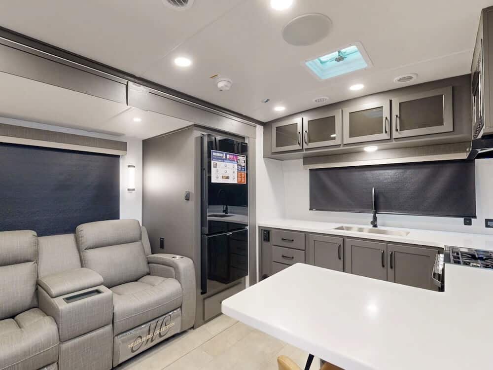 Forest-River-Rockwood-Signature-8263MBR-2025-extraimage2