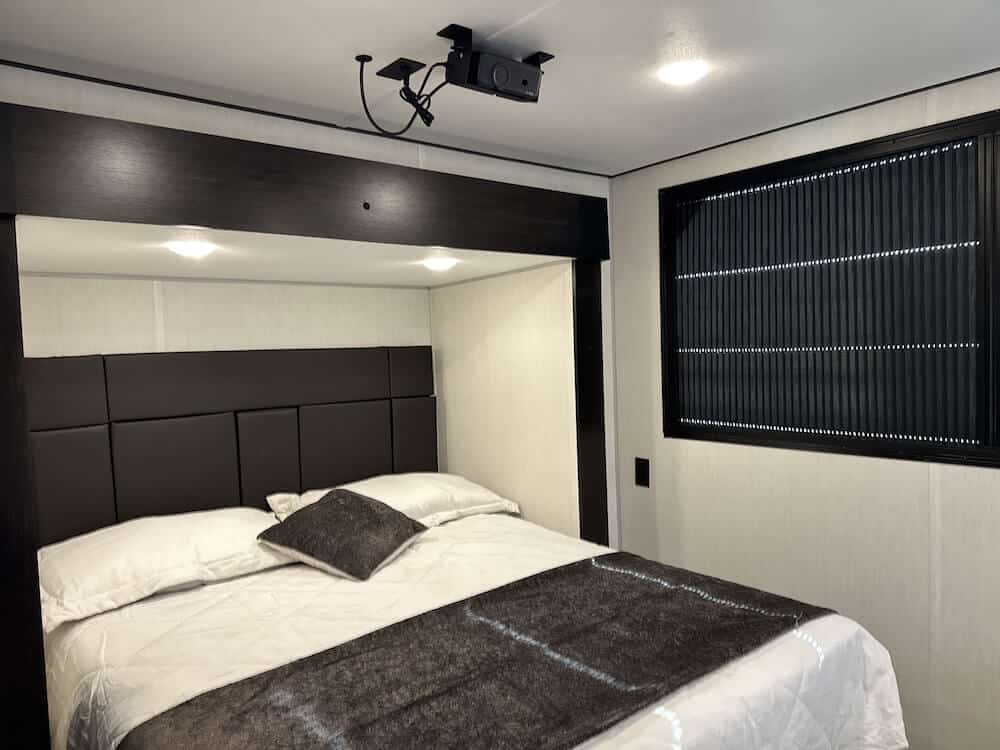 Image of bedroom from Vengeance Rogue Store 297STORE.