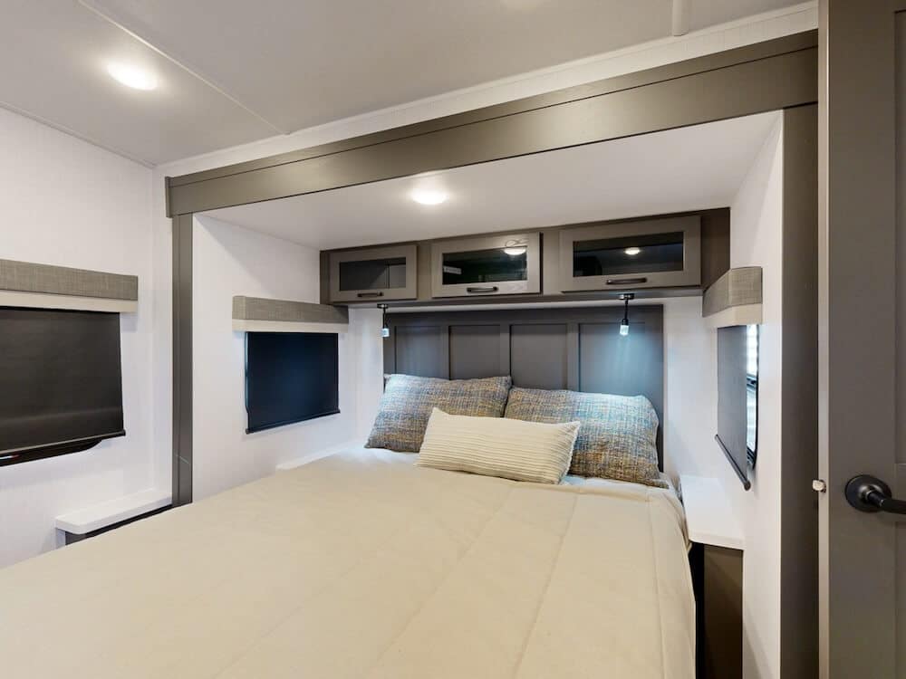 Forest-River-Rockwood-Ultra-Lite-2608BS-2025-bedroom