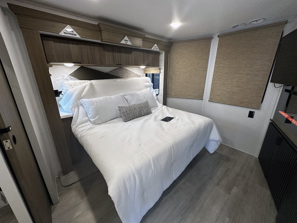 42ZEN bedrooom