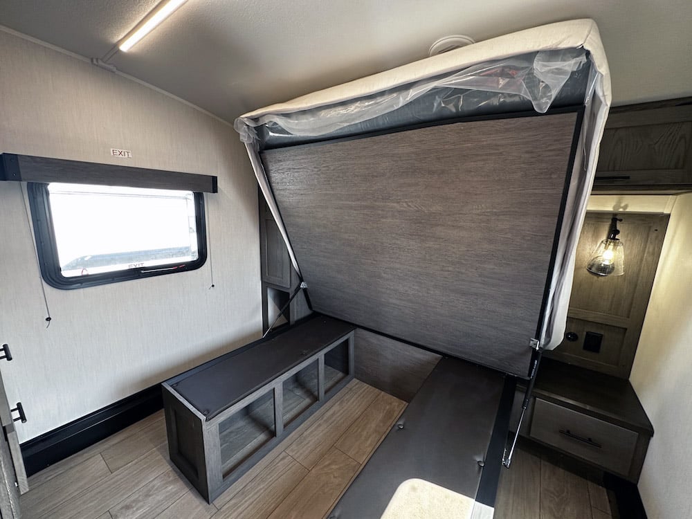 289PANO bed lifted