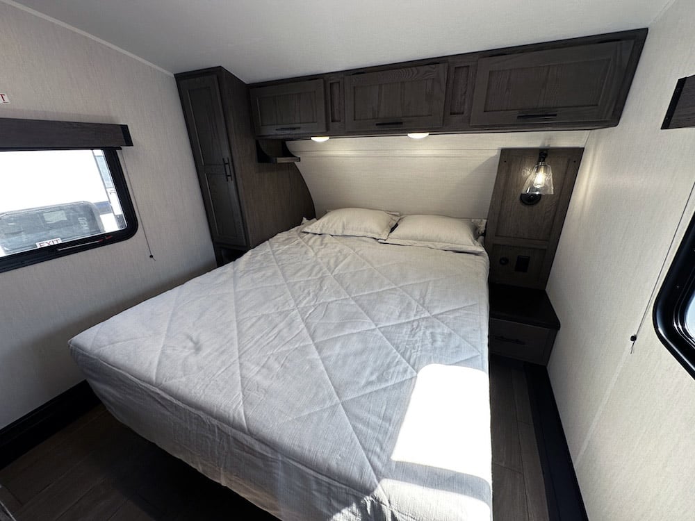 289PANO bedroom