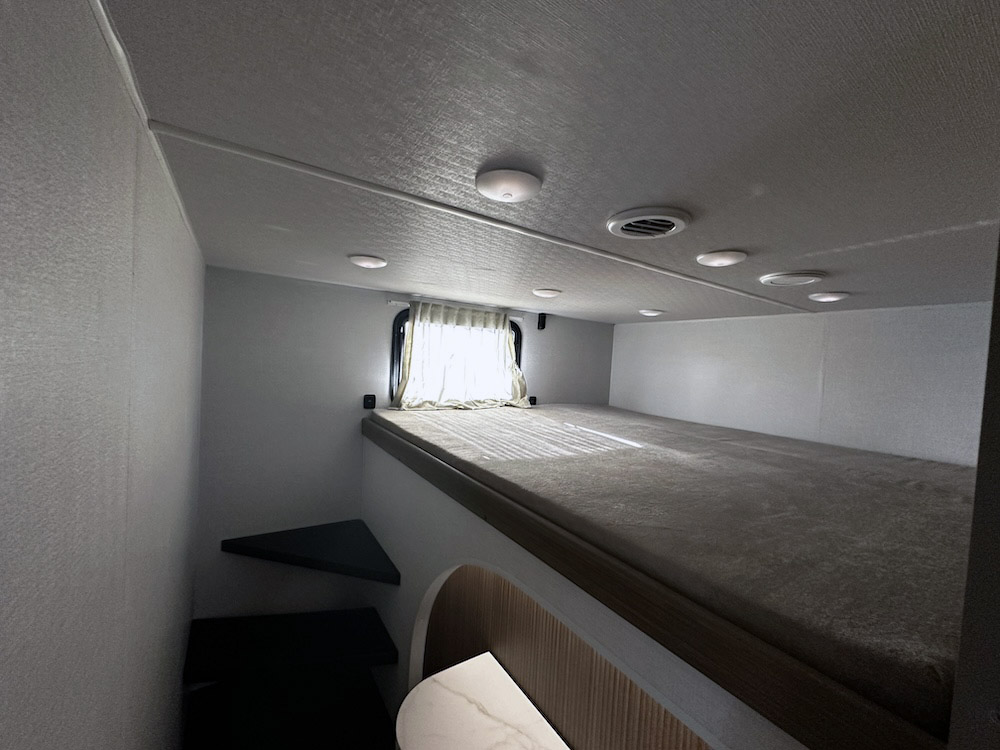 300ice upper bunk