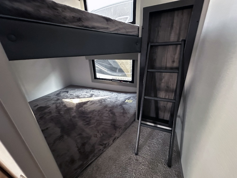 351bh bunk room