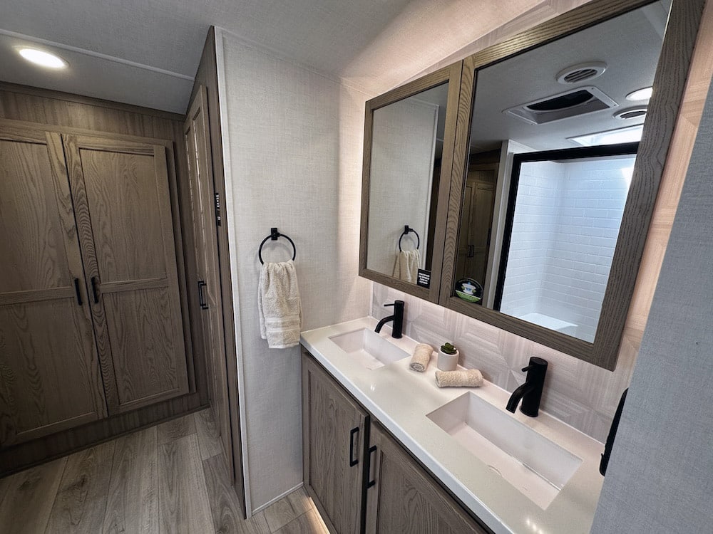 401SFB bathroom