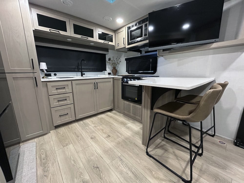2523MBR kitchen