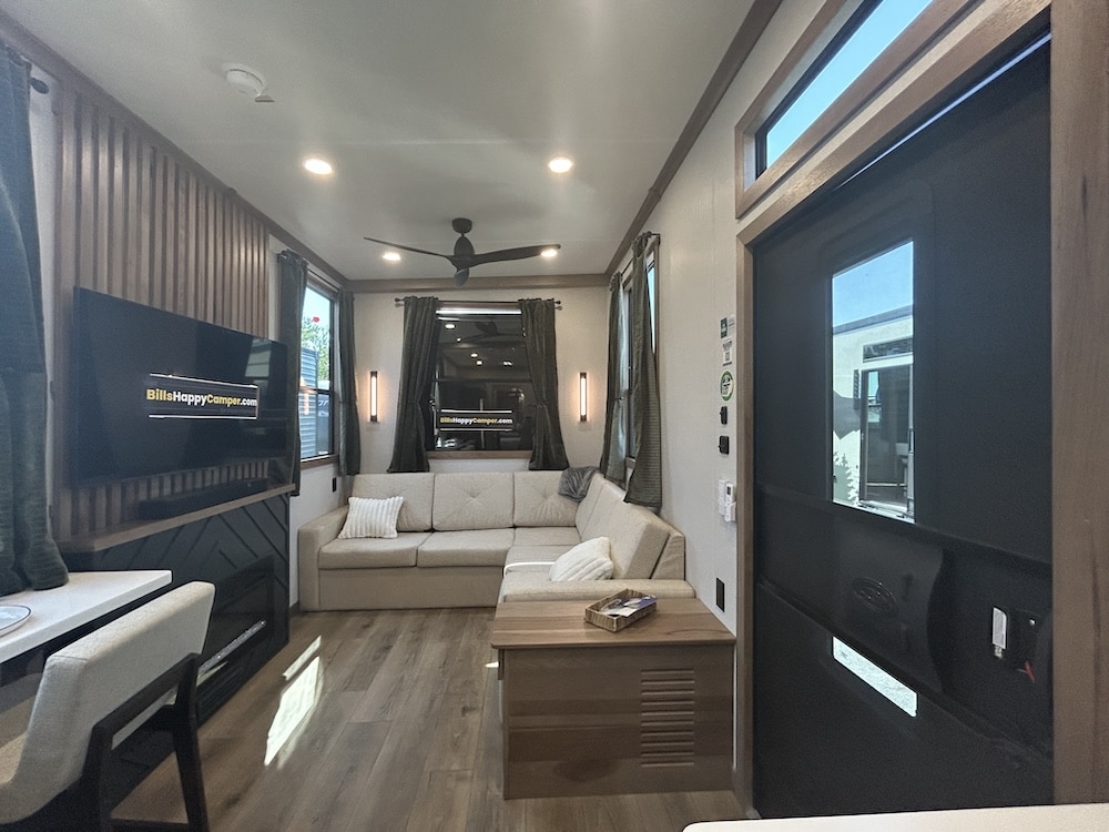 SEQUOIA living area