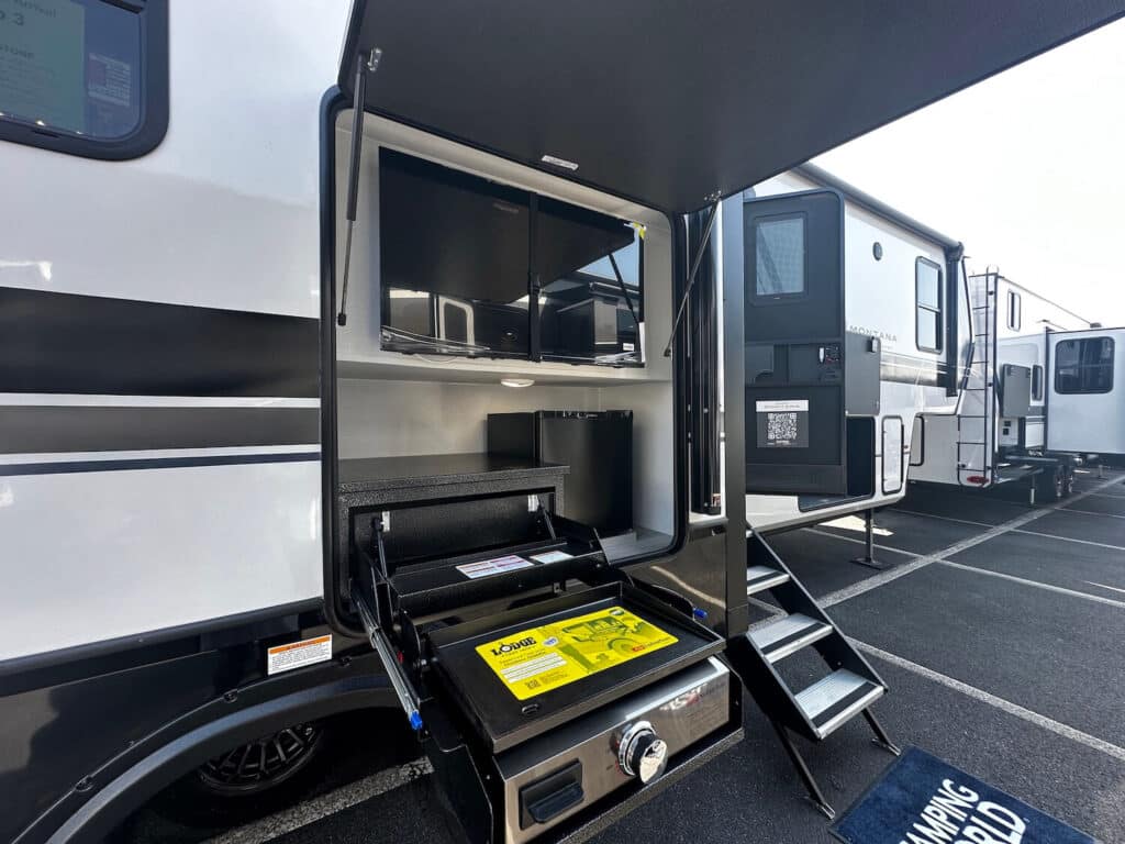 325RK outdoor kitchen