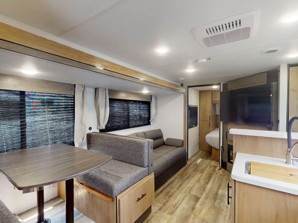 Forest-River-Campsite-Reserve-25MW-2025-wideinterior2