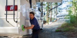 featured-how-to-remove-black-streaks-from-an-rv-10-2025