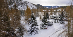 featured-1-what-makes-a-4-season-rv-10-2025