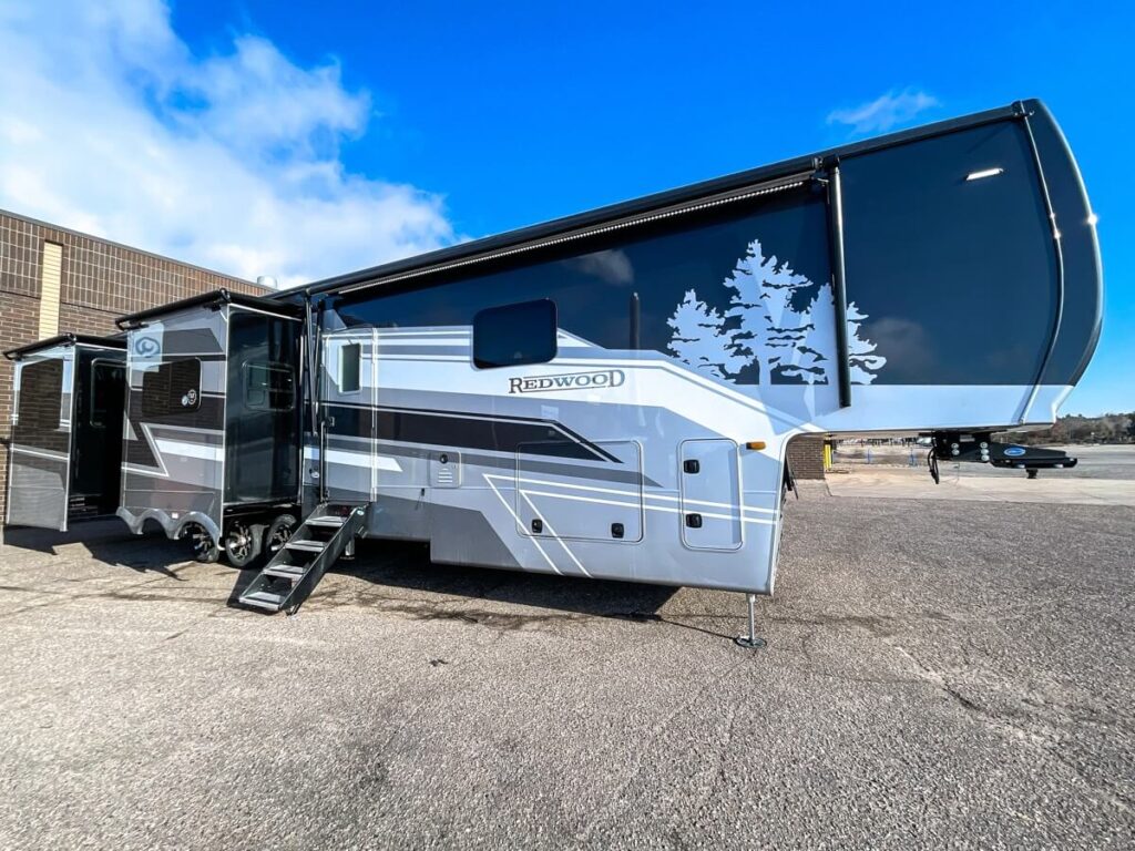 Crossroads-4-season-5th-wheel-09-2025
