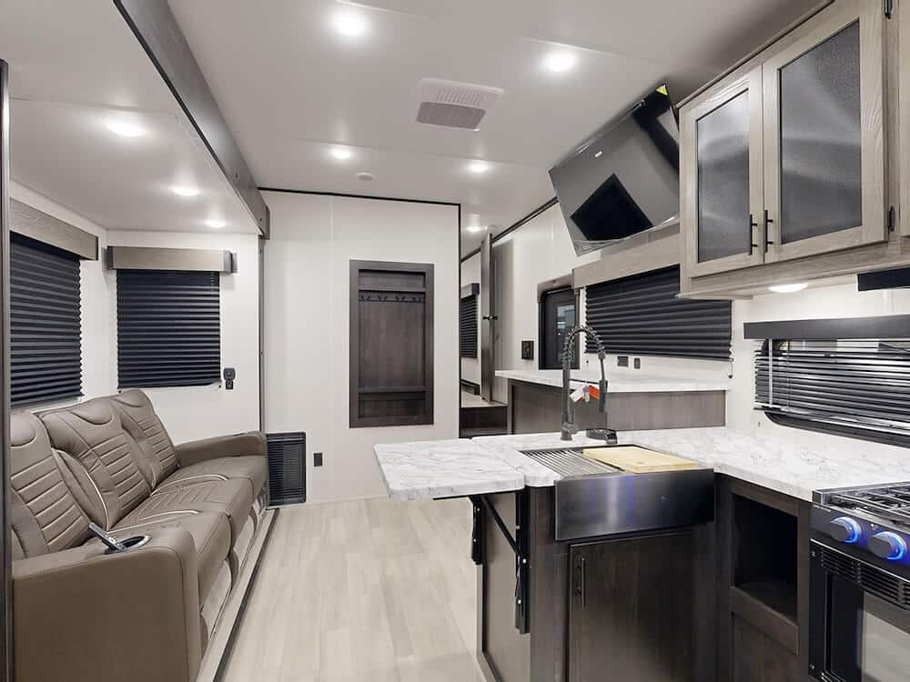 Forest-River-Wolf-Pack-365PACK165-wideliving2