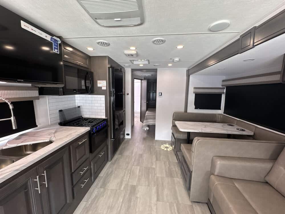 2026_forest_river_georgetown_3_series_29s3f_rv819816_impel-capture_close-up_wide-interior-living