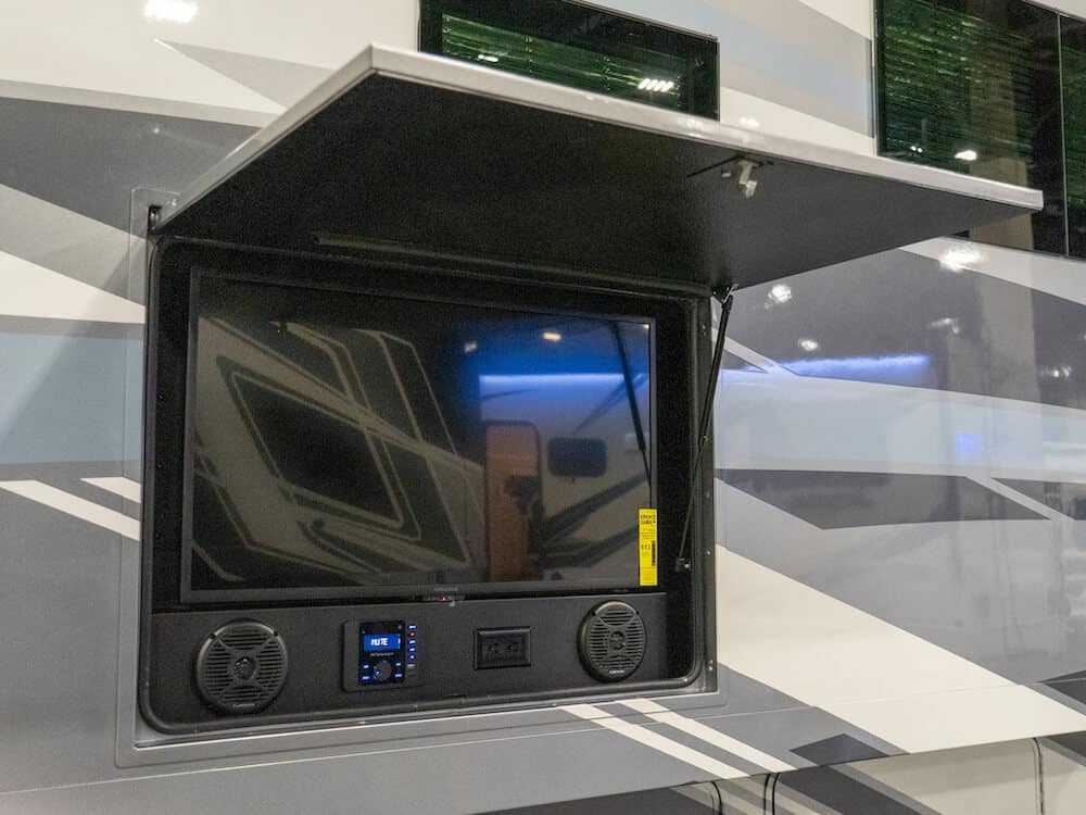 jayco_precept_36C_featureoutdoortelevision