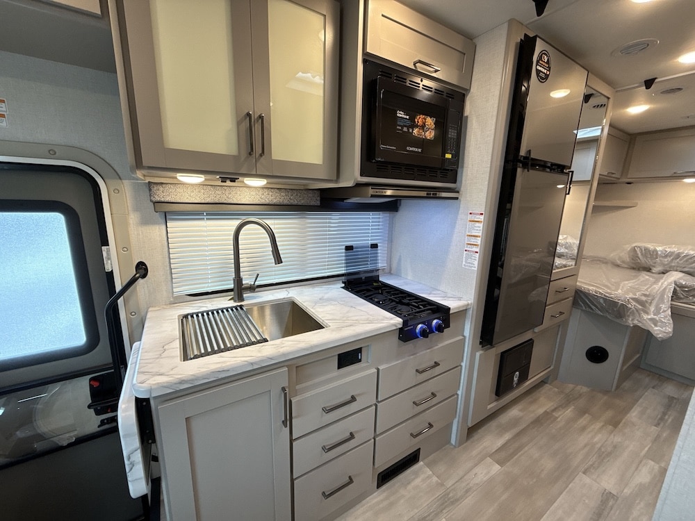 2026_thor_coleman_25ezf_rv817351_impel-capture_close-up_kitchen