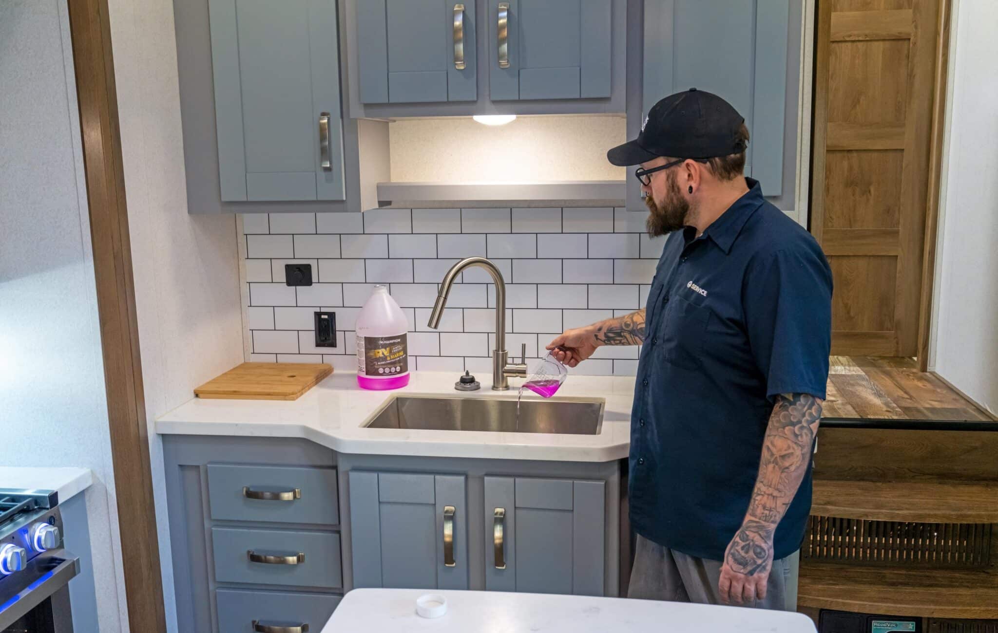 202212_Antifreeze_Kitchen_Sink_3