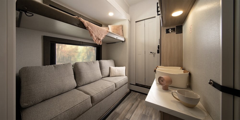 1311-img-MY26_3X393TBR_Left-Bunk_WEB